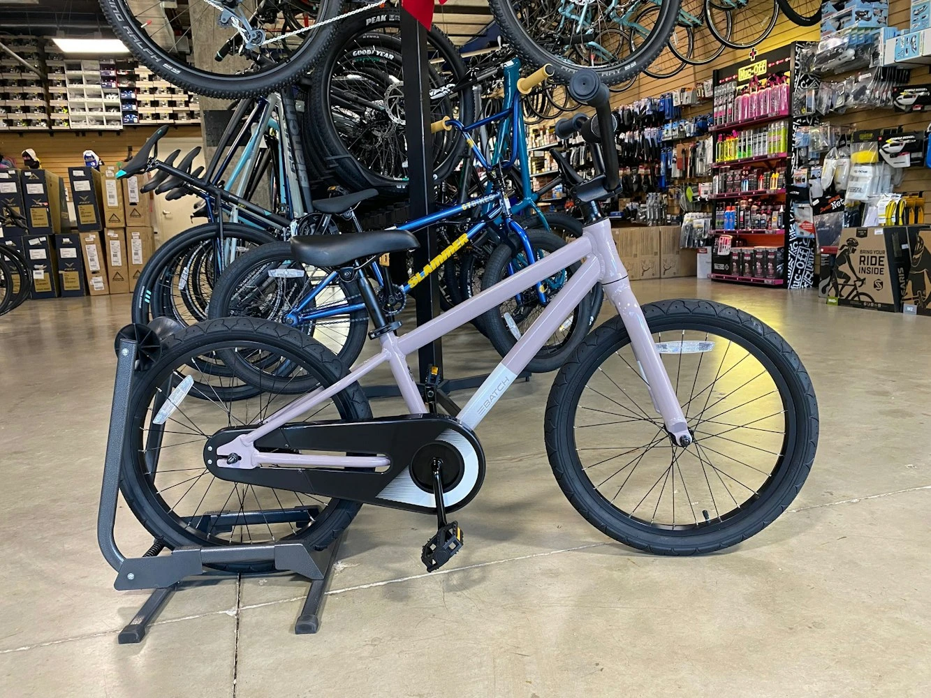 Batch Bicycles Batch 20" Kids Bicycle Vapor Grey 2022 1 Batch Bicycles Batch 20" Kids Bicycle Vapor Grey 2022