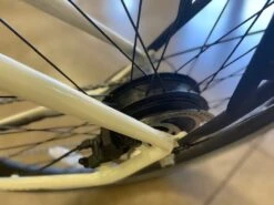 Serfas Dash E-Bike 500W Step Over White -Bicycle Specialty Store UYT4RRnf07NdOpjZzUgrG6RjQ