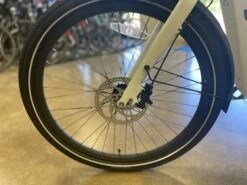 Serfas Dash E-Bike 500W Step Over White -Bicycle Specialty Store crXFvm7uG72jj8eBeNvdZwghI