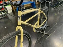 Retrospec Sully Klunker-Style Single-Speed Bike - Desert Sand 2022 -Bicycle Specialty Store jT5gxrY9FPsNpWwnHvyHVEVNA