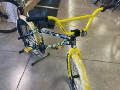 Se-bikes SE Bikes SE So Cal Flyer 24 Yellow Camo 2021 -Bicycle Specialty Store voYISDwS8wL6AQUwH1zwvG8r0